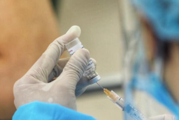 Tiêm vaccine phòng bênh